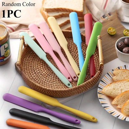 Random Color Food Scraper Non-Stick Heat-Resistant Kitchen Utensil for Home and Professional Baking 1 Piece
