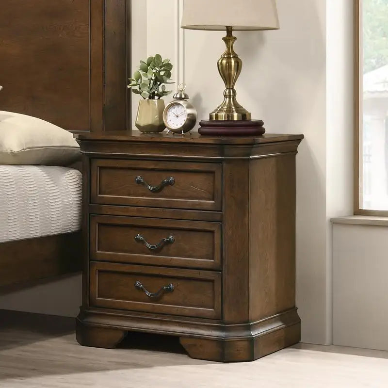 Traditional Wood Queen Bedroom Set with Panel Bed 2 Nightstands 3 Piece